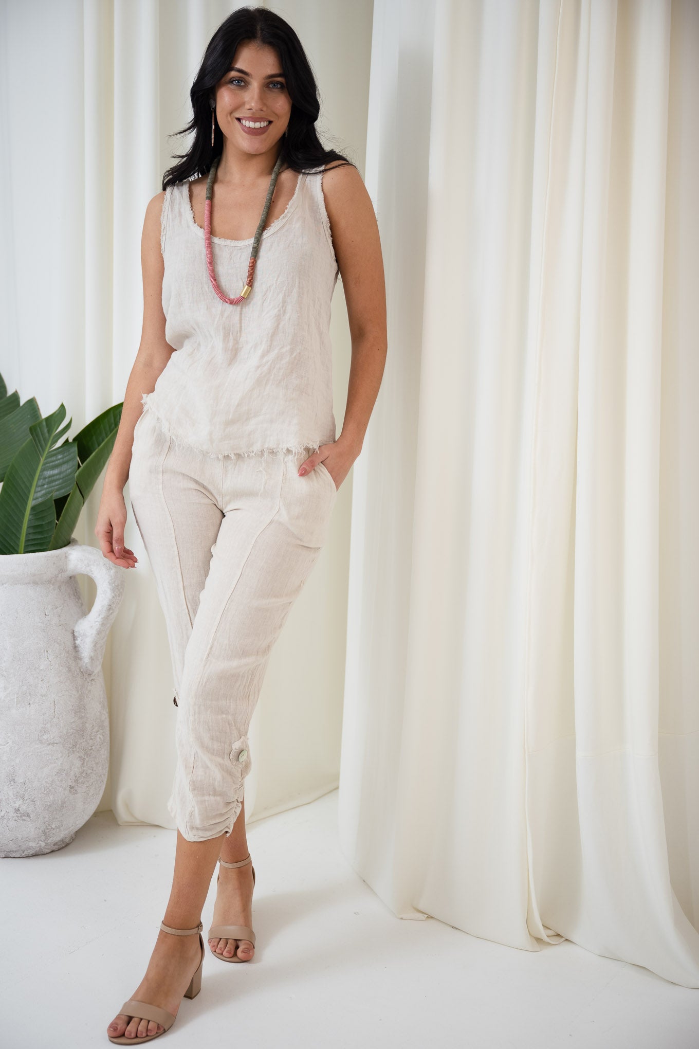 Bungalow 3/4 Capri Pant | Beige