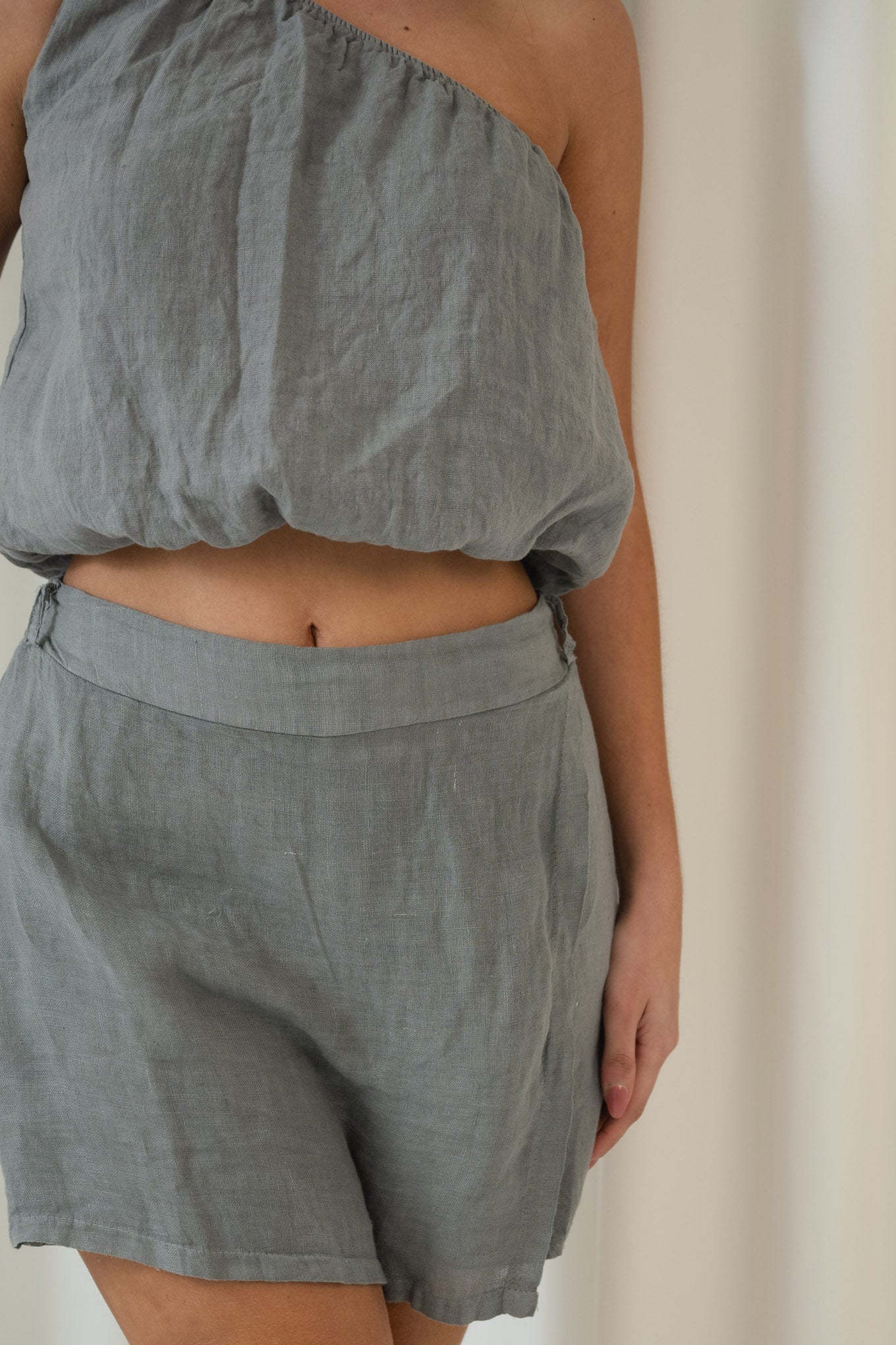 Asymmetrical Bubble Hem Top | Grey